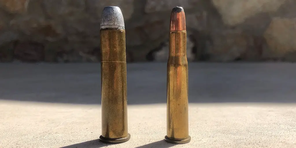 photo de la 45-70 vs 30-30 winchester