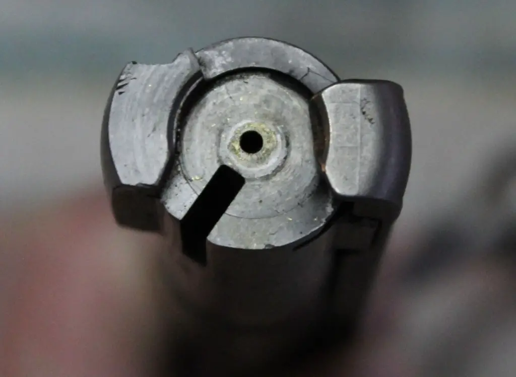how to clean a rifle cleaning bolt